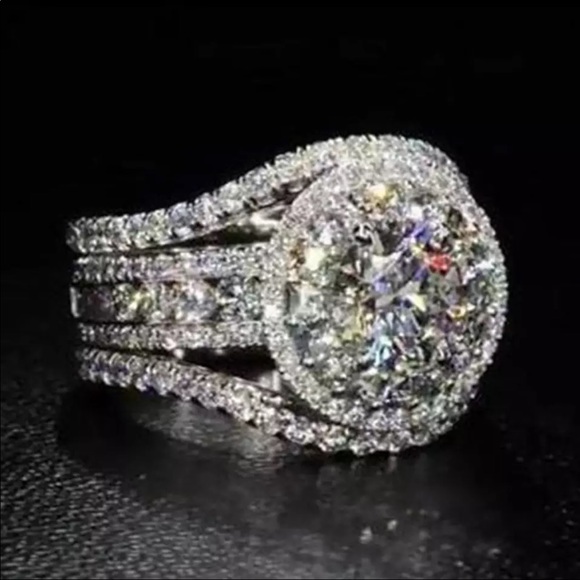 Gorgeous crystal ring - Picture 2 of 7